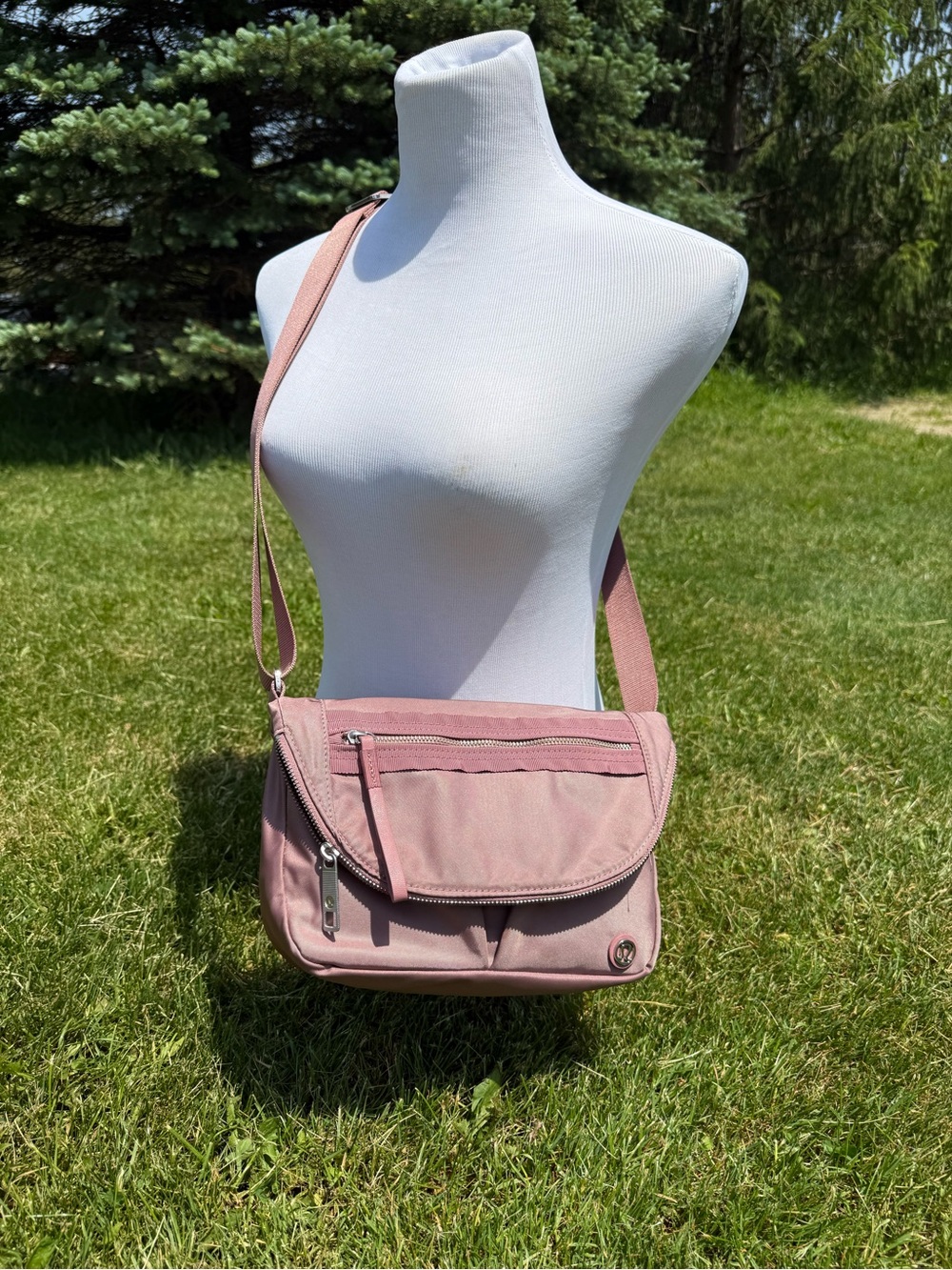 lululemon athletica 5L Festival Bag II in Quicksand